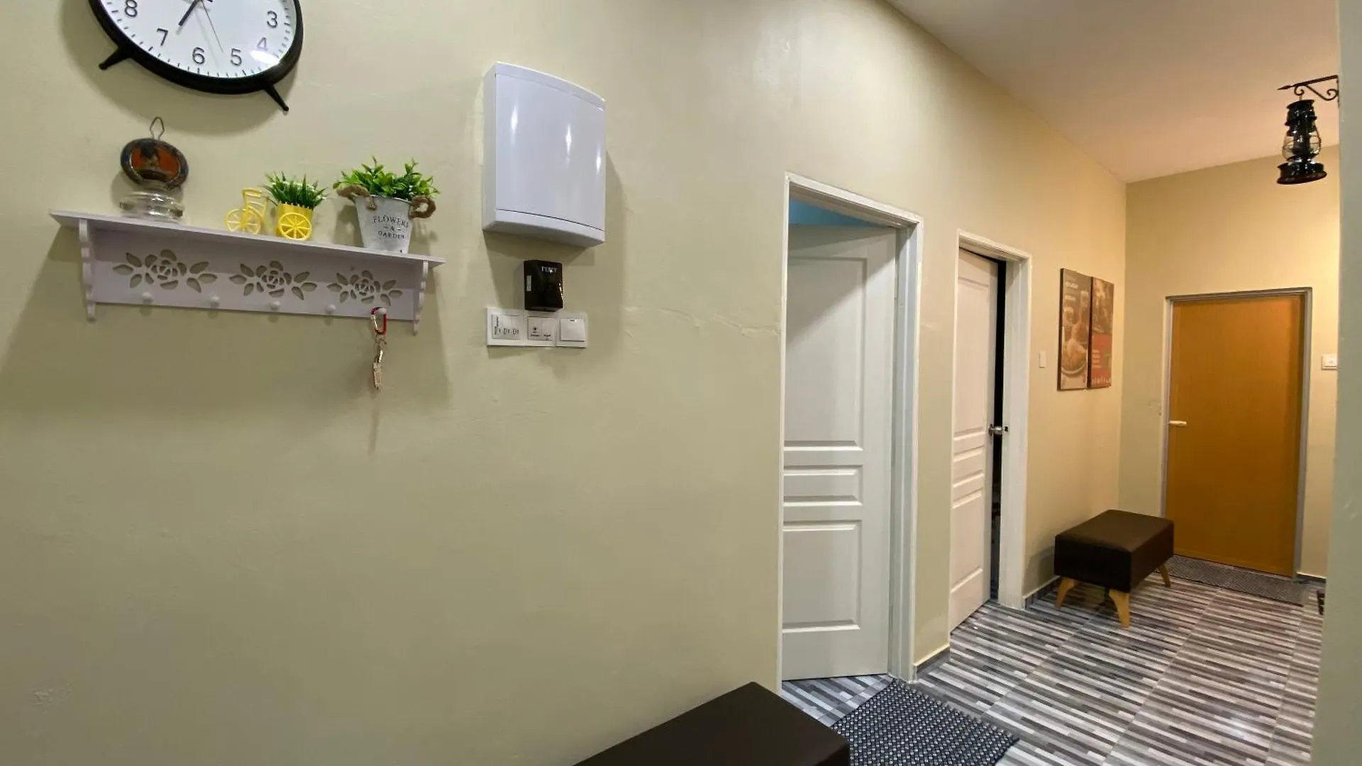 Yellow Retreat House Homestay Batu Gajah Holiday home